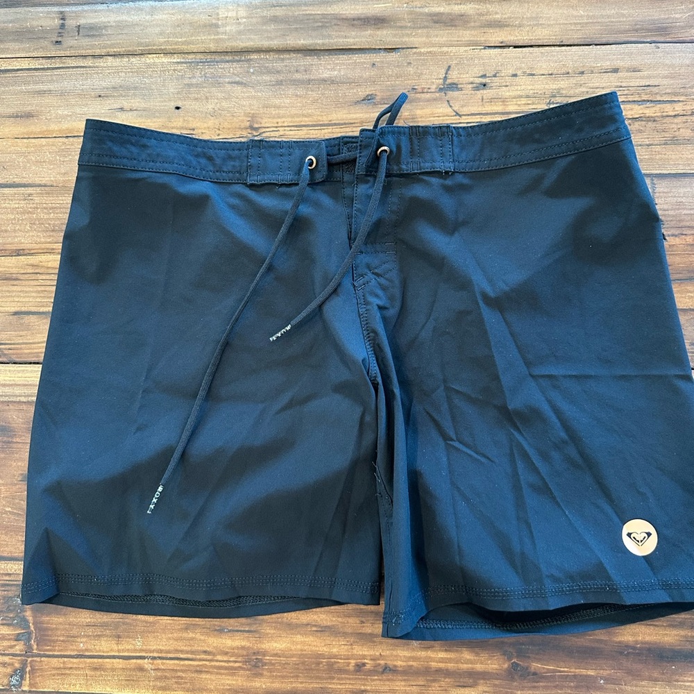 Women’s Roxy Black board shorts size